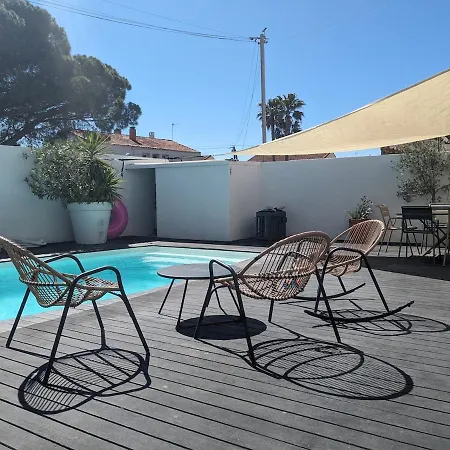 בית נופש Maison Avec Piscine, House With A Pool אגדה